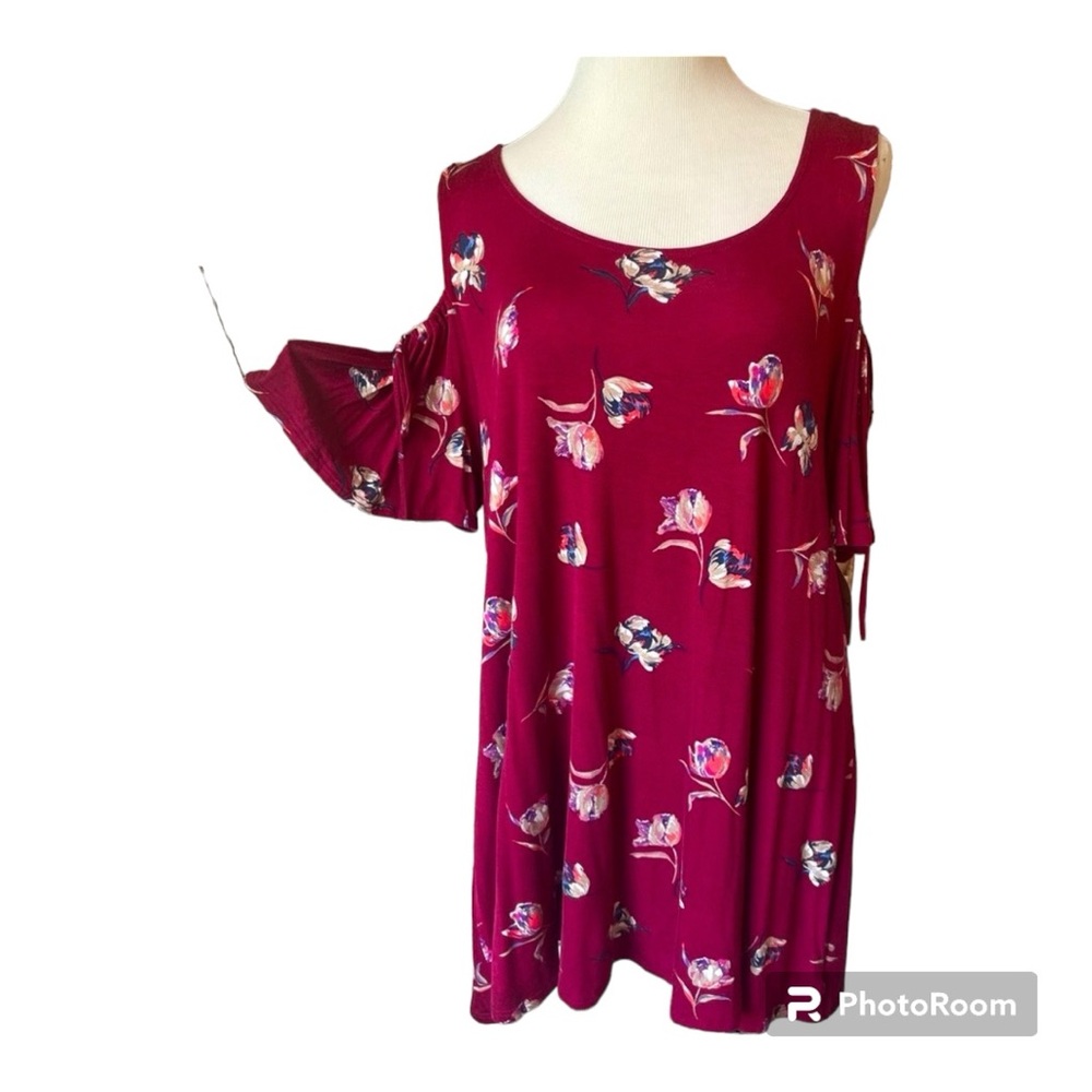 BOUTIQUE ITEM-  COLD SHOULDER FLORAL TOP WITH SHORT SLEEVES